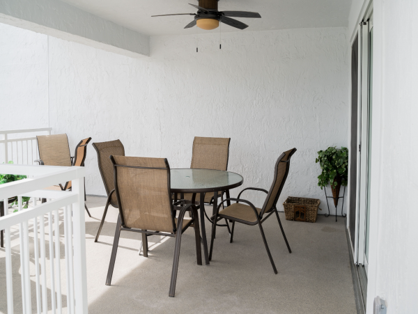 Siesta Key Vacation Condo Sleeps Six Guests.